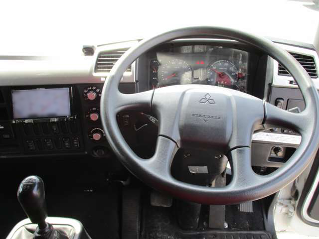 三菱ふそうファイター平ボディ中型（4t）[写真13]