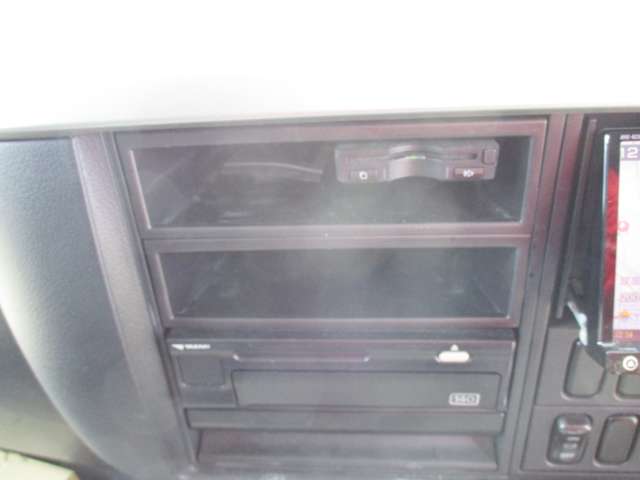 三菱ふそうファイター平ボディ中型（4t）[写真18]