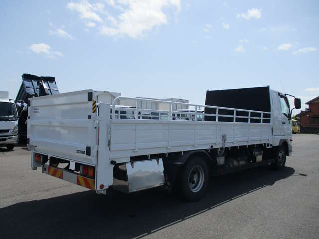 三菱ふそうファイター平ボディ中型（4t）[写真03]