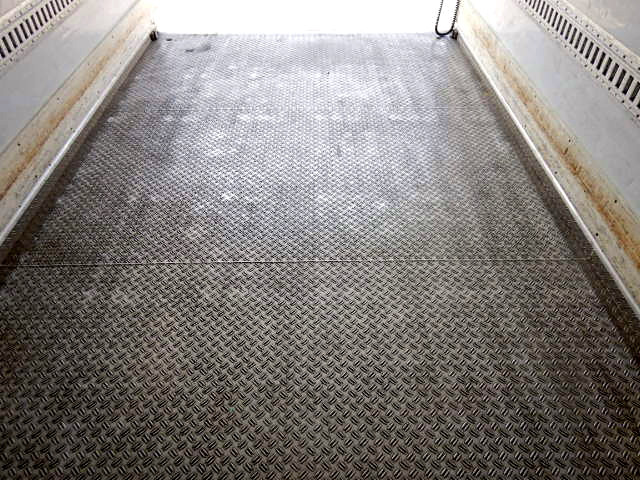 三菱ふそうファイター冷凍車（冷蔵車）中型（4t）[写真10]