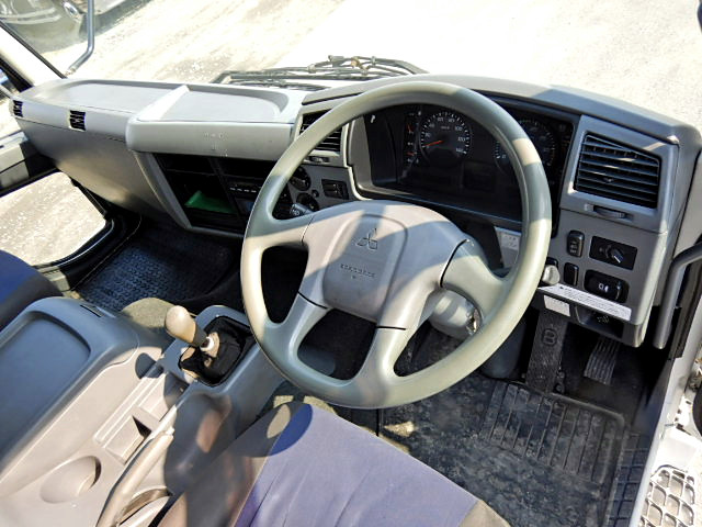 三菱ふそうファイター冷凍車（冷蔵車）中型（4t）[写真26]