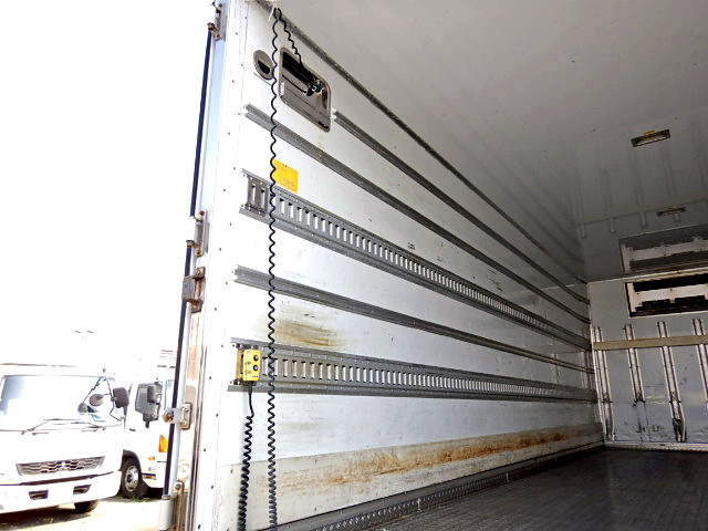 三菱ふそうファイター冷凍車（冷蔵車）中型（4t）[写真06]