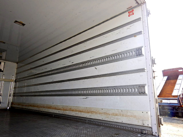 三菱ふそうファイター冷凍車（冷蔵車）中型（4t）[写真07]