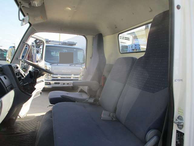 三菱ふそうキャンターセルフクレーン5段小型（2t・3t）[写真11]