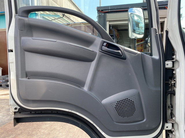 いすゞエルフアルミバン小型（2t・3t）[写真26]