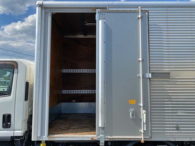 いすゞエルフアルミバン小型（2t・3t）[写真06]