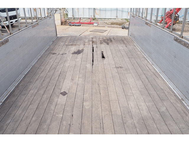 三菱ふそうファイターアルミブロック中型（4t）[写真10]