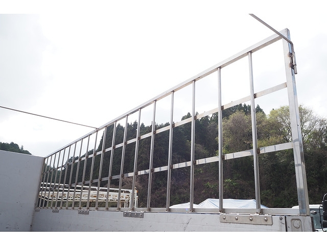 三菱ふそうファイターアルミブロック中型（4t）[写真12]