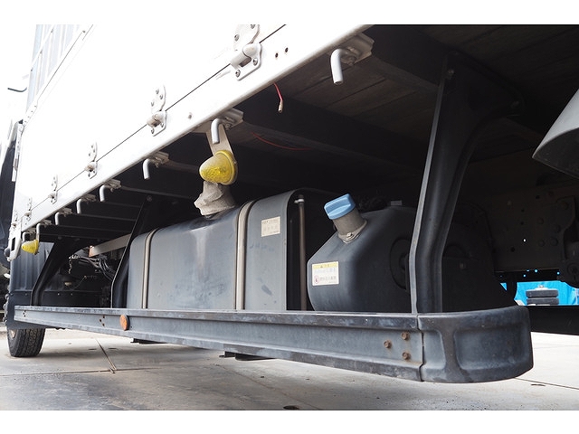 三菱ふそうファイターアルミブロック中型（4t）[写真21]