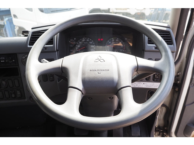 三菱ふそうファイターアルミブロック中型（4t）[写真39]