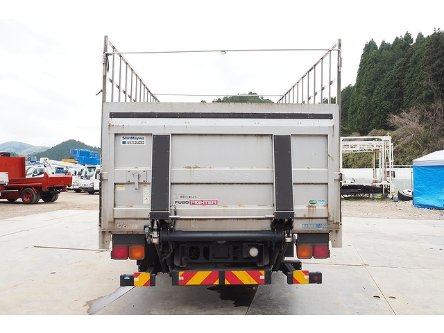 三菱ふそうファイターアルミブロック中型（4t）[写真04]