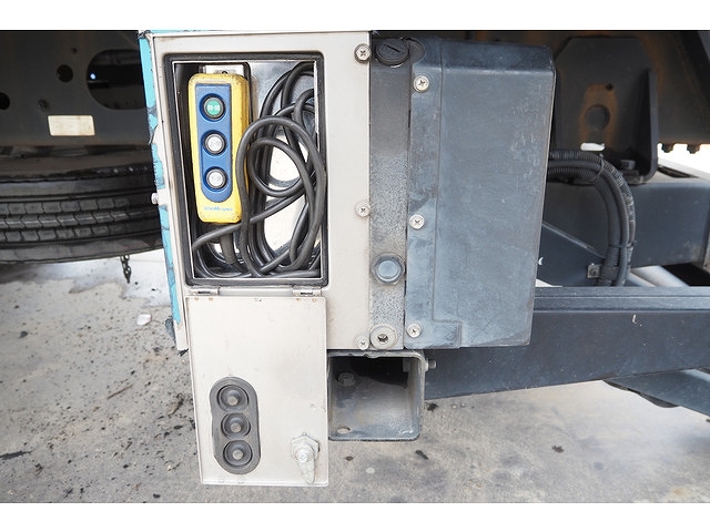 三菱ふそうファイターアルミブロック中型（4t）[写真07]