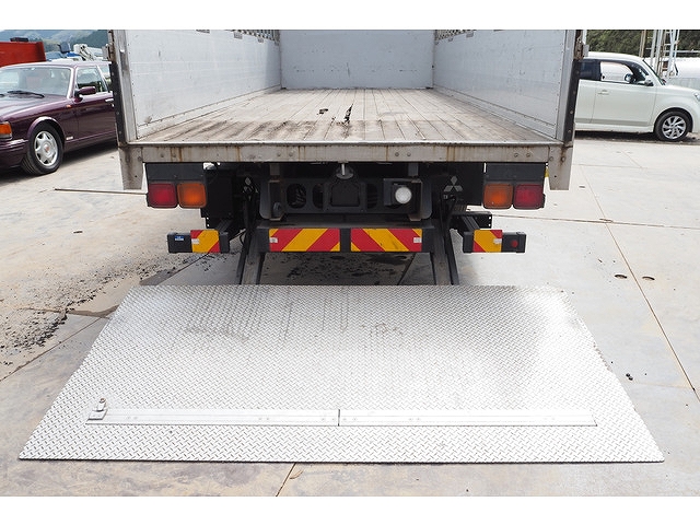 三菱ふそうファイターアルミブロック中型（4t）[写真08]