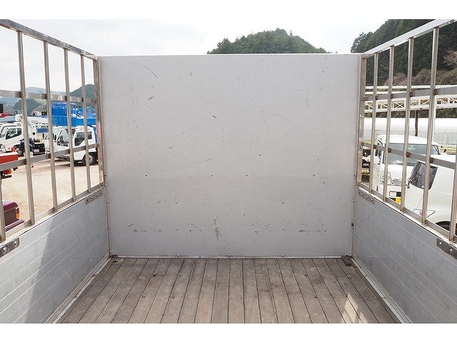 三菱ふそうファイターアルミブロック中型（4t）[写真09]