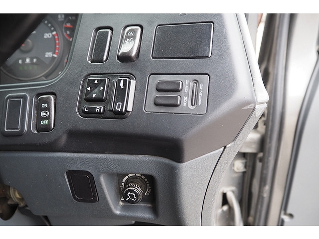 三菱ふそうスーパーグレートダンプ大型（10t）[写真38]