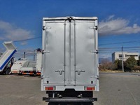 三菱ふそうキャンターアルミウイング小型（2t・3t）[写真12]