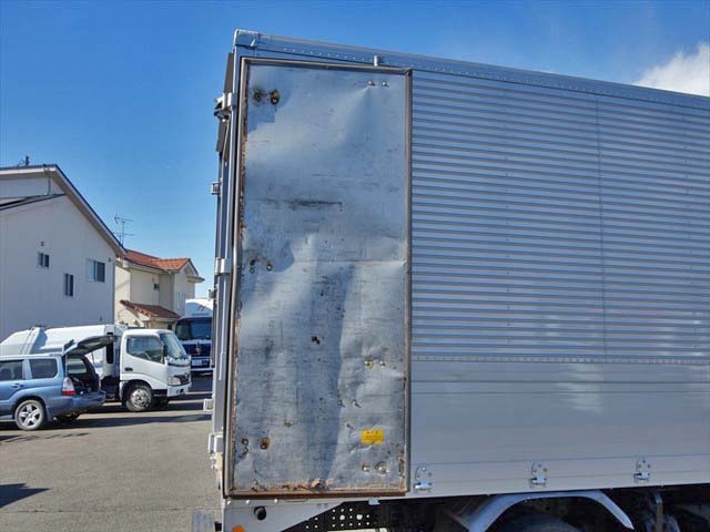 三菱ふそうキャンターアルミウイング小型（2t・3t）[写真15]