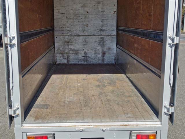 三菱ふそうキャンターアルミウイング小型（2t・3t）[写真17]