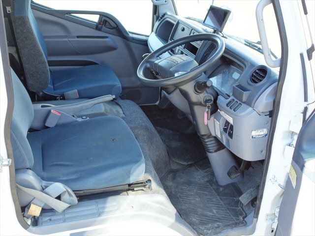 三菱ふそうキャンターアルミウイング小型（2t・3t）[写真19]