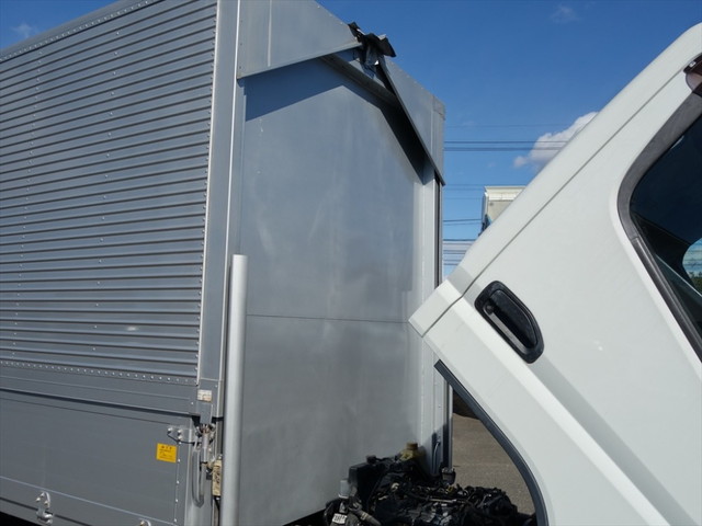 三菱ふそうキャンターアルミウイング小型（2t・3t）[写真29]