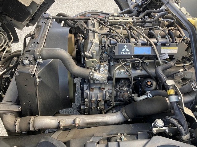 三菱ふそうキャンターアルミバン小型（2t・3t）[写真26]