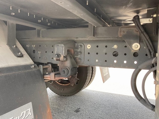 三菱ふそうキャンターアルミバン小型（2t・3t）[写真29]