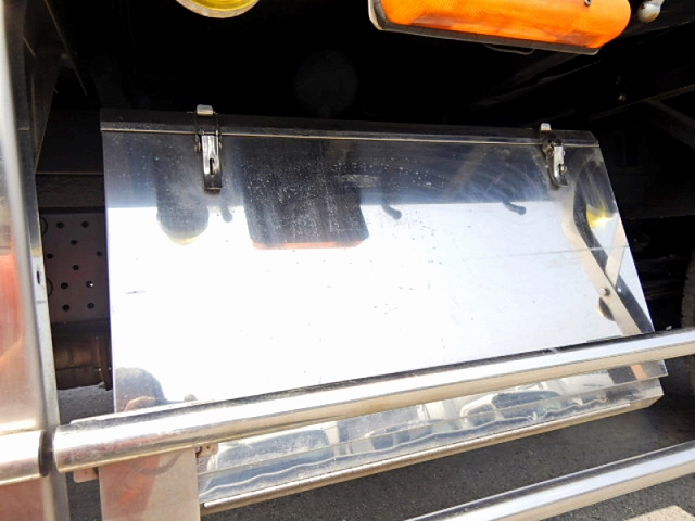 いすゞエルフアルミブロック小型（2t・3t）[写真24]