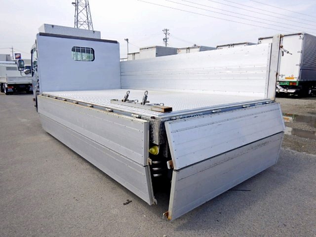 いすゞエルフアルミブロック小型（2t・3t）[写真03]