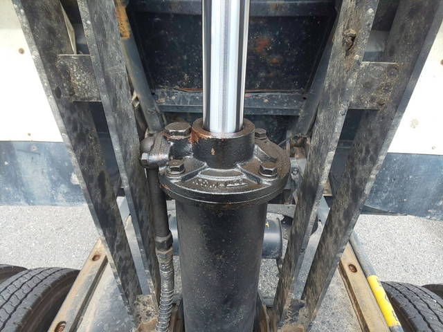 いすゞフォワード深ダンプ（土砂禁ダンプ）中型（4t）[写真17]