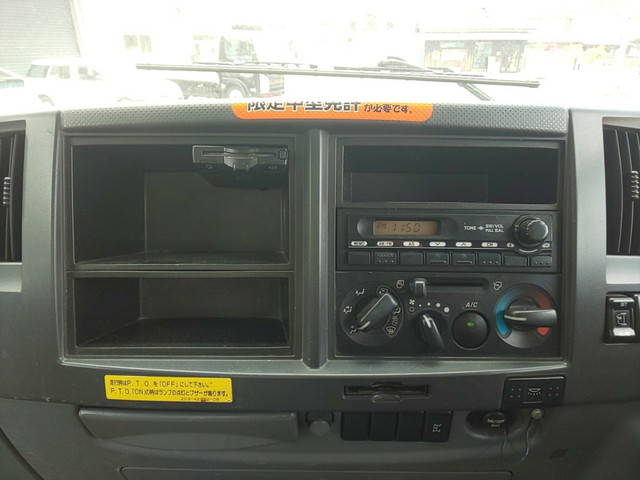 いすゞフォワード深ダンプ（土砂禁ダンプ）中型（4t）[写真34]