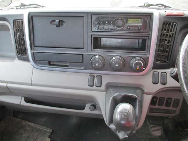 日産アトラス平ボディ小型（2t・3t）[写真11]