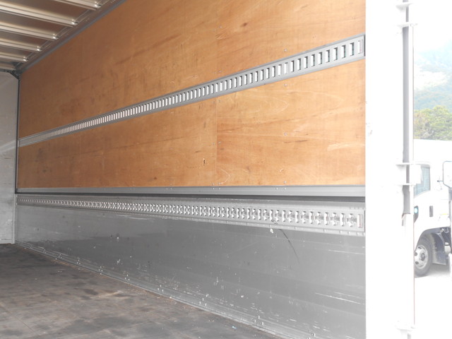 いすゞフォワードアルミウイング中型（4t）[写真10]