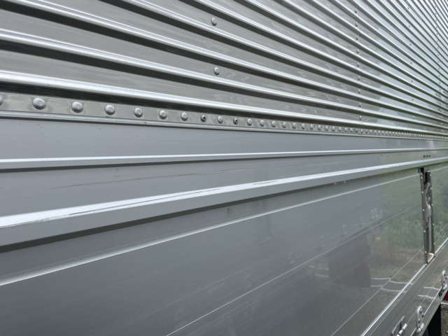 いすゞフォワードアルミウイング中型（4t）[写真13]