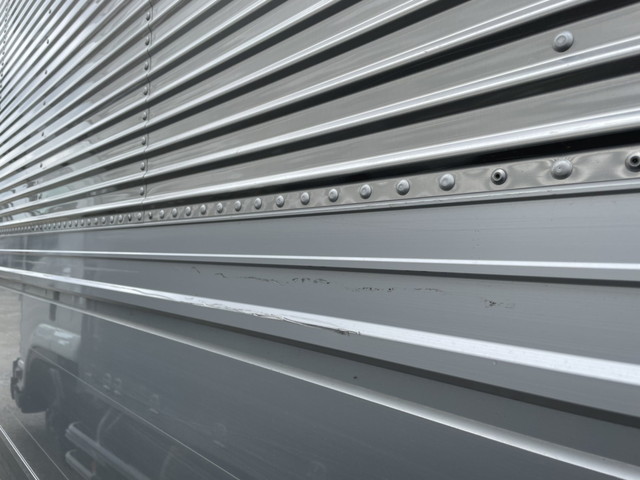 いすゞフォワードアルミウイング中型（4t）[写真14]