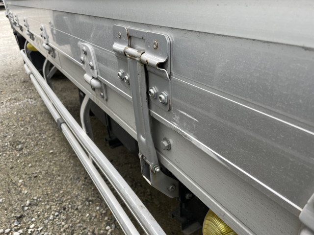 いすゞフォワードアルミウイング中型（4t）[写真15]