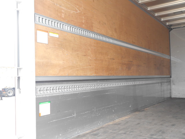 いすゞフォワードアルミウイング中型（4t）[写真09]