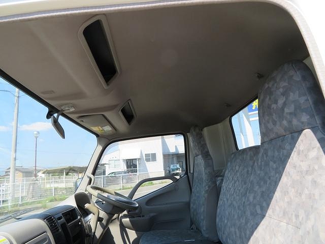 日野デュトロ平ボディ小型（2t・3t）[写真11]