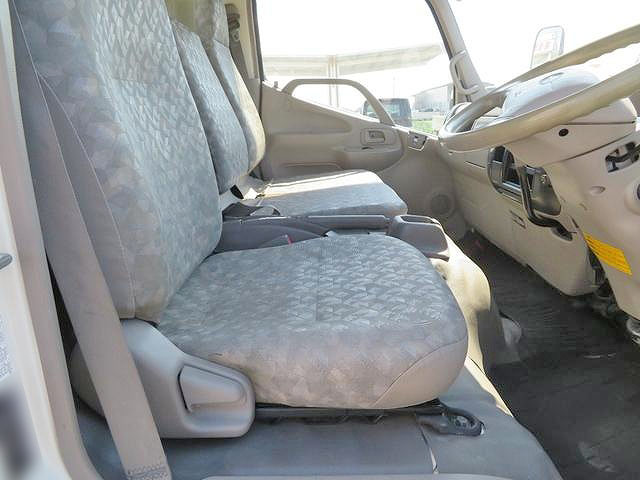 日野デュトロ平ボディ小型（2t・3t）[写真14]