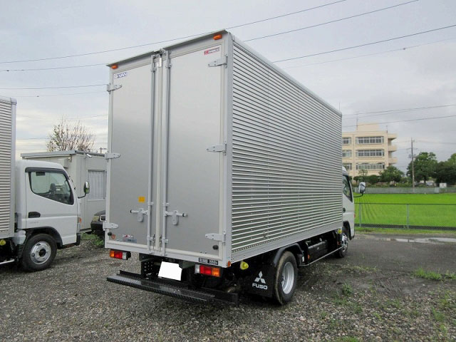 三菱ふそうキャンターアルミバン小型（2t・3t）[写真02]