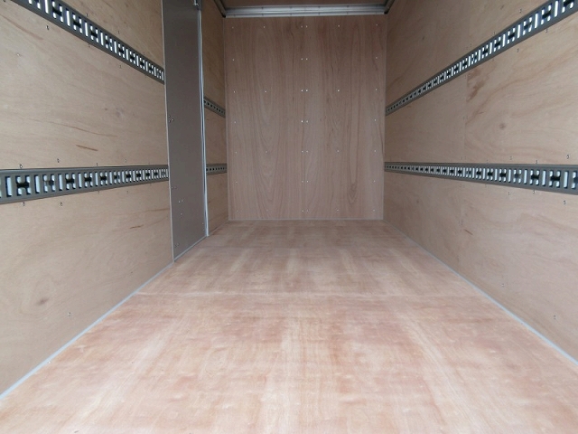 三菱ふそうキャンターアルミバン小型（2t・3t）[写真03]