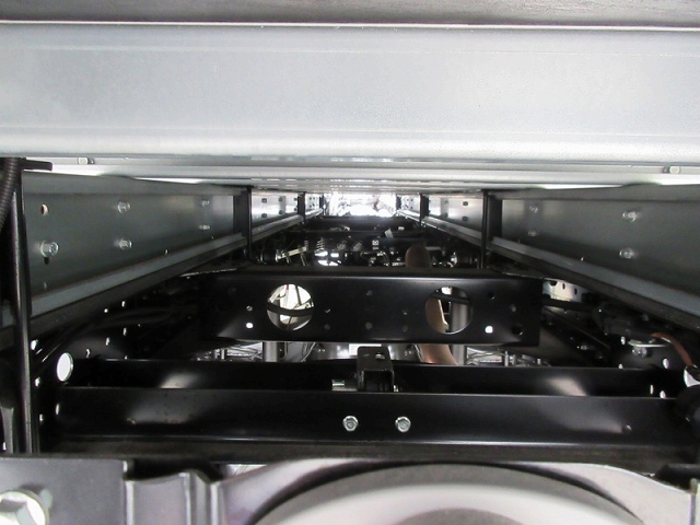 三菱ふそうキャンターアルミバン小型（2t・3t）[写真09]