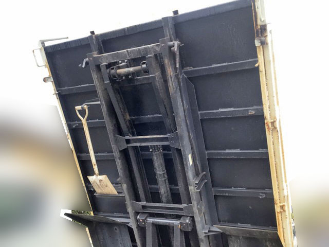 いすゞエルフローダーダンプ小型（2t・3t）[写真15]