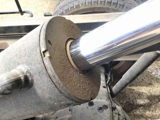 いすゞエルフローダーダンプ小型（2t・3t）[写真16]