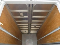 いすゞフォワードアルミウイング中型（4t）[写真11]