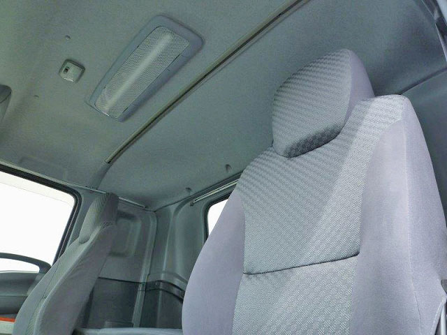 いすゞフォワードアルミウイング中型（4t）[写真22]