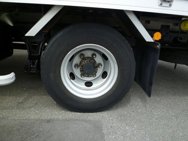 いすゞフォワードアルミウイング中型（4t）[写真27]