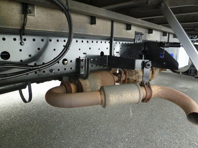 いすゞフォワードアルミウイング中型（4t）[写真32]