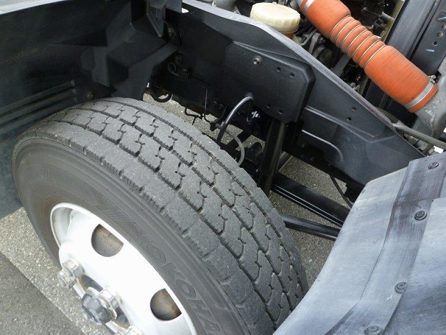 いすゞフォワードアルミウイング中型（4t）[写真34]