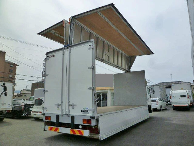 いすゞフォワードアルミウイング中型（4t）[写真05]