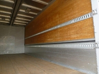 いすゞフォワードアルミウイング中型（4t）[写真09]